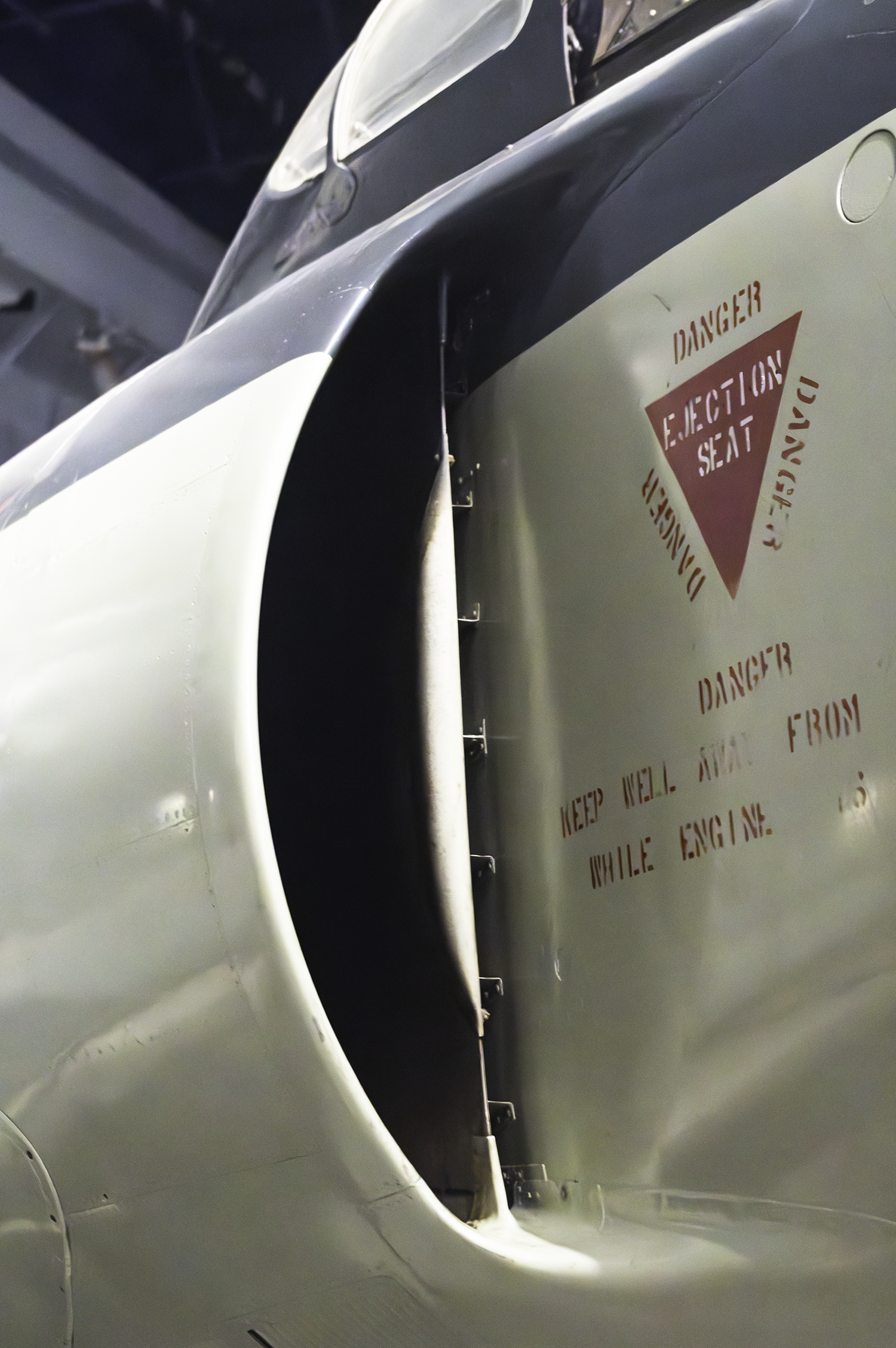 Supermarine-Attacker-F1_4