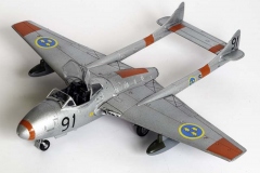 Airfix 1/72 Vampire T.11/J-28C