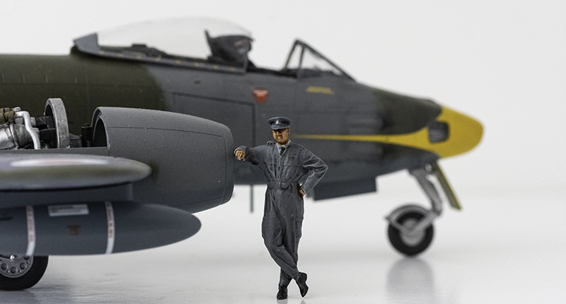 ModelU 1/48 RAF Pilot